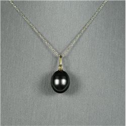 Gorgeous Natural Black Tahitian Pearl Pendant measuring approx. 13.00 MM x 12.00 MM in diameter se