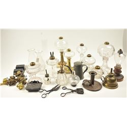 Lot of 19th century (whale) oil lamps and accessories from the Colonial period to the 19th century