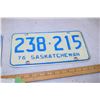 Image 2 : Pair of 1974 Saskatchewan License Plates