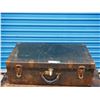 Image 1 : Vintage Suitcase 28" L