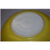 Image 3 : 2 Yellow Bowls - 1 Pyrex, 1 Belvedere