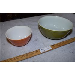 2 Pyrex Bowls