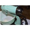 Image 2 : 1950s Mix Master GE (Working) Mixer with 2 Bowls (Glass Bake) Rare Color, Missing Blender Tools