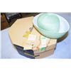 Image 1 : 1940s Green Hat C/W Hat Box
