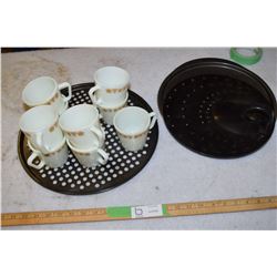 Pyrex Cups and Pizza Pans