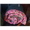 Image 3 : Sleeping Bag Plus New Unused Twin Blanket