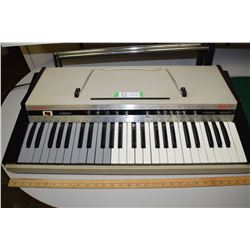 Bobcat Electrical Organ and Stand