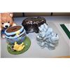 Image 3 : Ceramic Banks and Winnie the Pooh