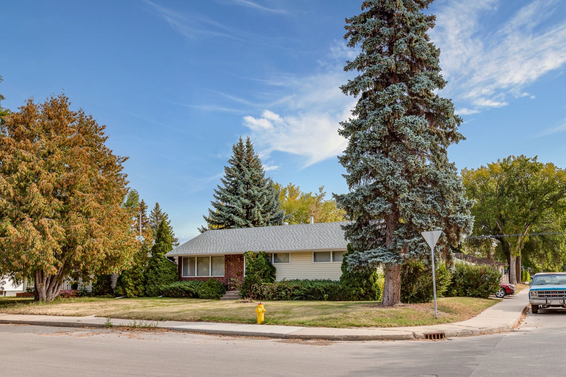 2021 Wiggins Ave S Open House Oct 25th 2 PM to 4 PM UNRESERVED