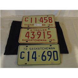 3 1971 and 1972 Saskatchewan License Plates