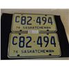 Image 2 : 2 Pairs of 1976 Commercial Saskatchewan License Plates