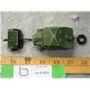 Image 2 : Dinky Toy Field Artillery Tractor (Missing Tires)
