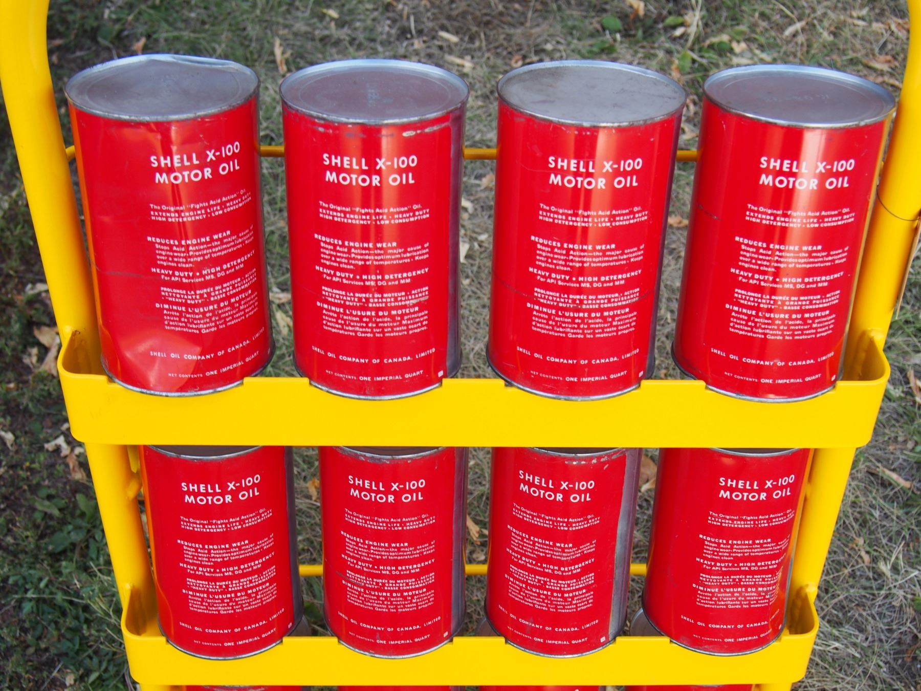 Shell Motor Oil Display Rack with 12 Full Shell Oil Cans 47