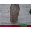 Image 3 : Vintage Pop Bottles 3 Crush, 1 Old Colony (Small Chip)