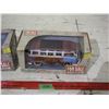 Image 3 : Die Cast 1962 Volkswagen Bus 1/24 Scale and 1951 Chevrolet Pick Up N.I.B
