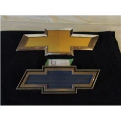 2 Chevrolet Chrome Logos