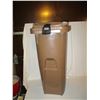 Image 2 : Plastic Garbage Can with Lid on Rollers 33" T