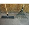 Image 2 : 2 Rakes