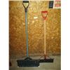 Image 1 : Plastic and Metal Snow Shovels