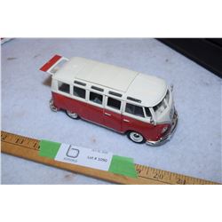 Volkswagen Van Samba Maestro 1:25
