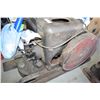 Image 1 : Stationary Engine IHC 1935 1.5-2.5 HP Model LA Original Gray and Red Engine