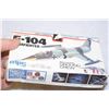Image 2 : 1977 F-104 Fighter Jet Model 1:72