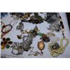 Image 2 : Lot of Costume Jewelry 3