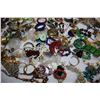 Image 3 : Lot of Costume Jewelry 4