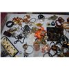 Image 6 : Lot of Costume Jewelry 4