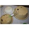 Image 2 : 3 Enamel Basins and Bowls