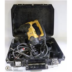 DEWALT HAMMER DRILL CORDED MODEL D25303 WITH CASE