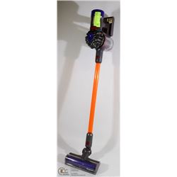 KIDS WORKING DYSON VACUUM WITH BATTERY