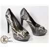 Image 1 : BLACK & GREY SNAKESKIN STILETTOS, SIZE - 6