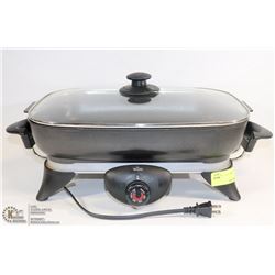RIVAL ELECTRIC FRYING PAN W/ LID