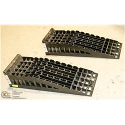 PAIR OF HEAVY DUTY RAMPS