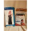 Image 1 : SUEDE WRIST LACER & HOT/COLD THERAPY PACK