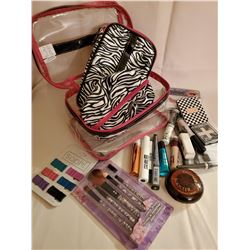 NEW 3PC MAKEUP BAG SET WITH ASSORTMENT OF
