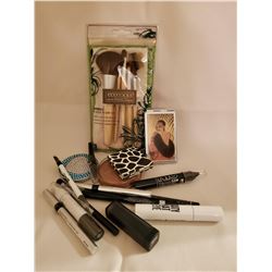 NEW 6PC BAMBOO MAKEUP BRUSH SET WITH ASSORTMENT