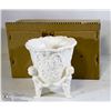 Image 1 : 2 CERAMIC ANTIQUE TRIPLE CHERUBS PLANTER IN WHITE