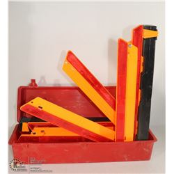 EMERGENCY WARNING TRIANGLE FLARE KIT