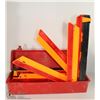 Image 1 : EMERGENCY WARNING TRIANGLE FLARE KIT