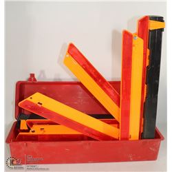 EMERGENCY WARNING TRIANGLE FLARE KIT
