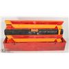 Image 1 : EMERGENCY WARNING TRIANGLE FLARE KIT