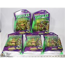 LOT OF 5 NINJA TURTLE ACTION FIGURES IN THE PACKAG