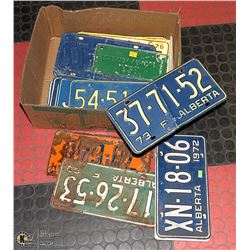 FLAT OF VINTAGE LICENSE PLATES  60'S - 70'S