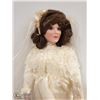 Image 2 : 16" ASHTON DRAKE DOLL "GRANDMOTHER'S DRESS" BRIDE