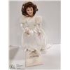 Image 1 : 16" ASHTON DRAKE DOLL "HER MOTHER'S PEARLS"