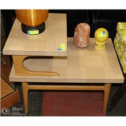 MID CENTURY MODERN END TABLE 28.5" X 19" X 24"