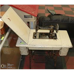 ANTIQUE SINGER SEWING MACHINE