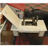 Image 1 : ANTIQUE SINGER SEWING MACHINE